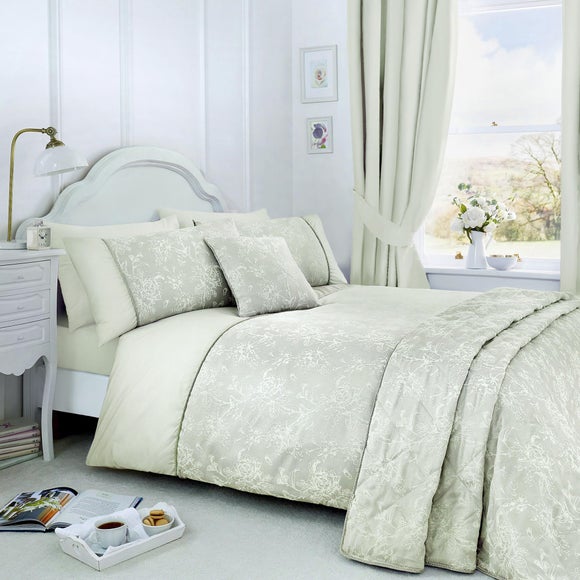 Dreams and Drapes Woven Jasmine Duvet Cover and Pillowcase Set
