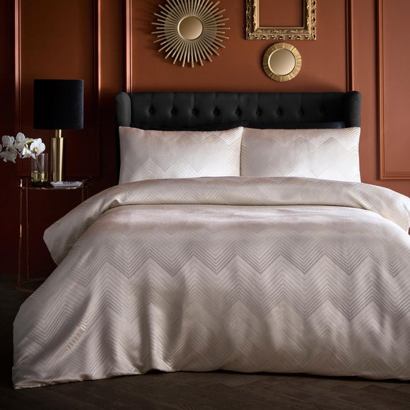 View Laurence Llewelyn-bowen Cocktail Duvet Cover & Pillowcase Set View Laurence Llewelyn-bowen Cocktail Duvet Cover & Pillowcase Set