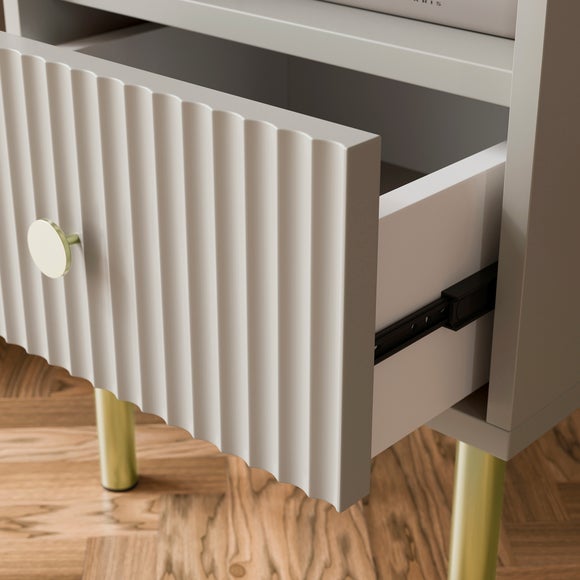 Carousel navigation image position 4 of 8