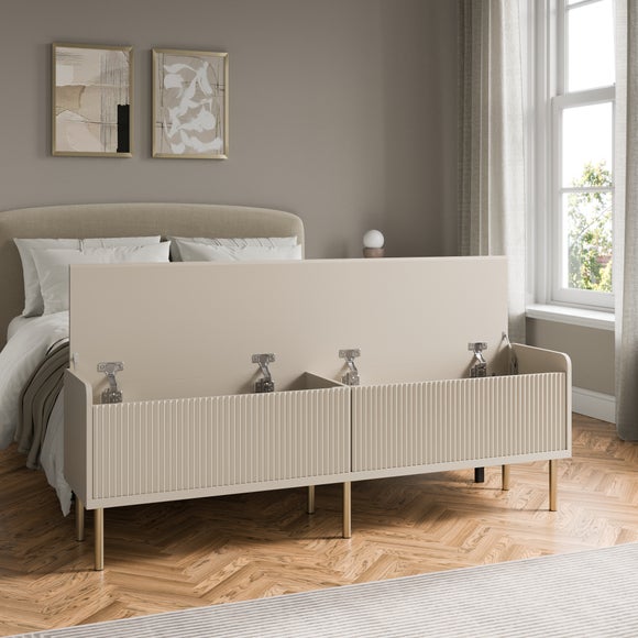 Carousel navigation image position 2 of 7