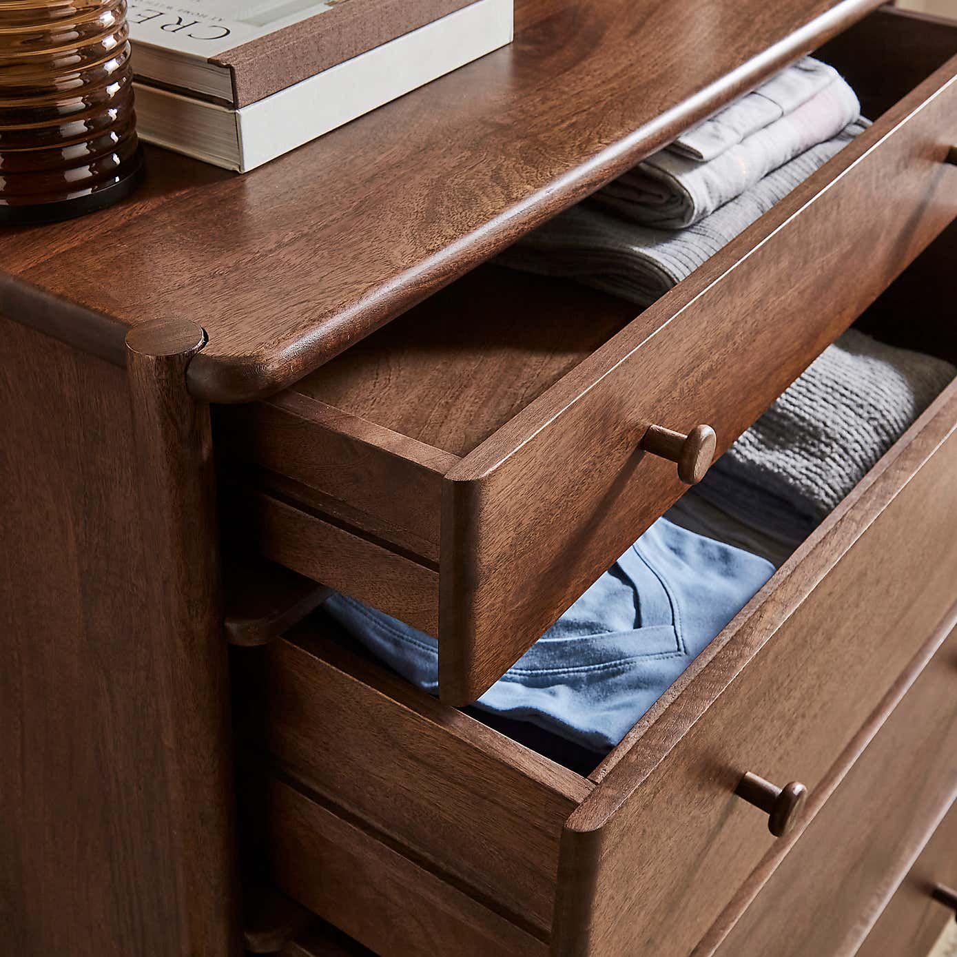 Carousel zoom image position 3 of 8