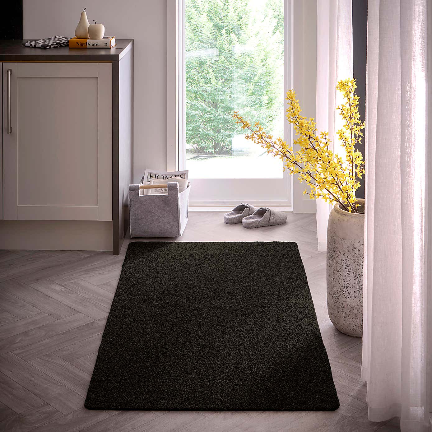 Carousel zoom image position 1 of 4