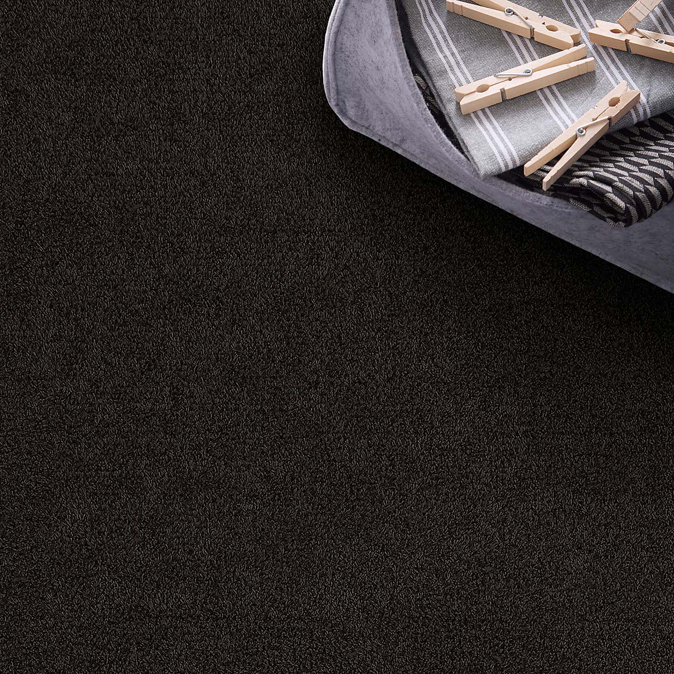 Carousel zoom image position 2 of 4