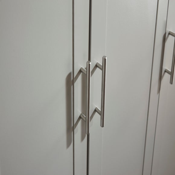 Carousel navigation image position 3 of 7