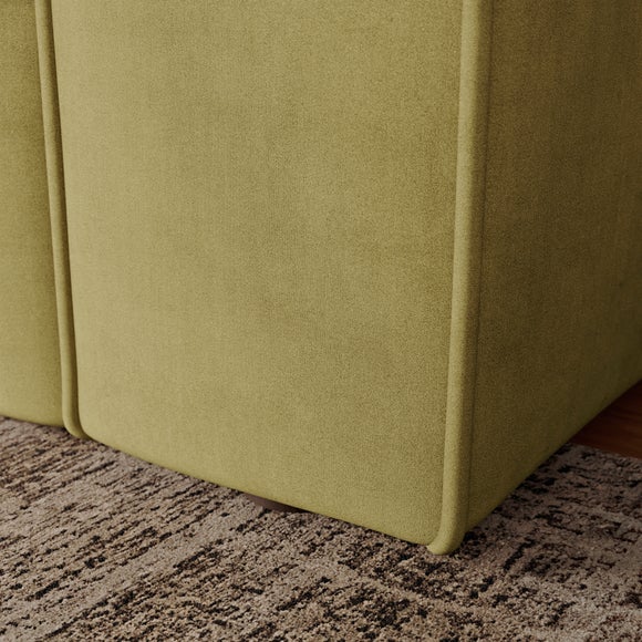 Carousel navigation image position 5 of 9