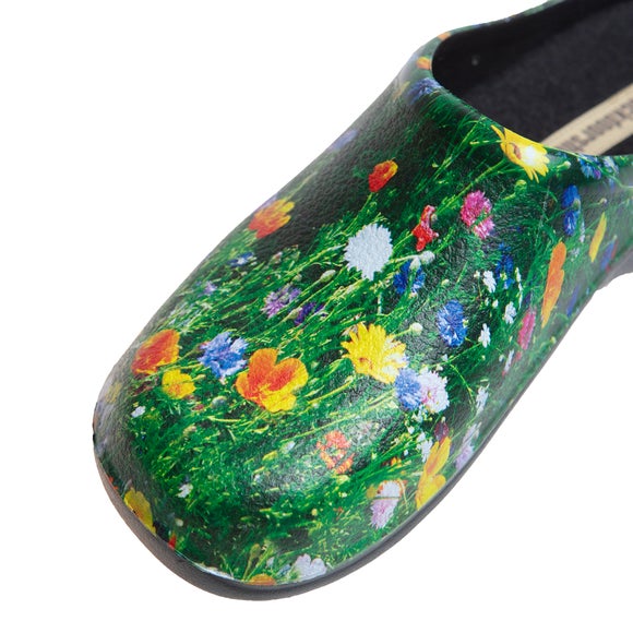 Carousel navigation image position 5 of 10