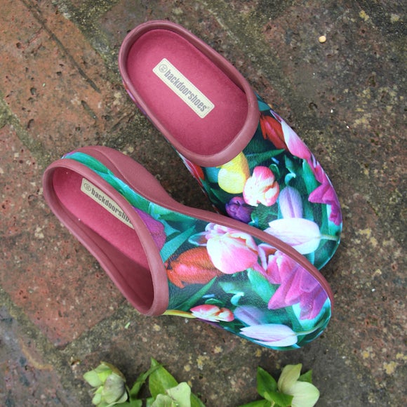 Backdoorshoes Women's Tulip Garden Clogs