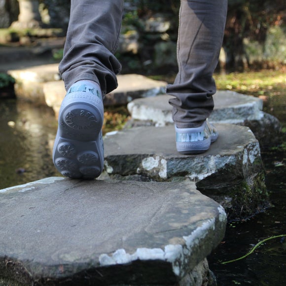 Carousel navigation image position 2 of 9