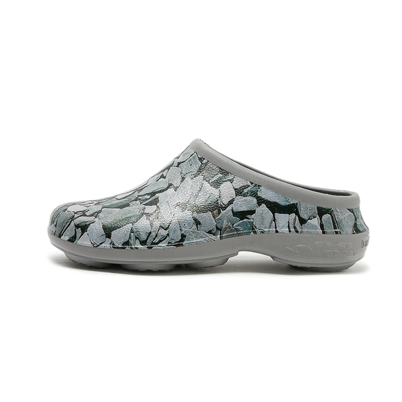 Carousel navigation image position 3 of 9