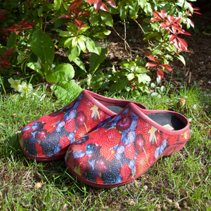 Backdoorshoes Womens Berry Garden Clogs