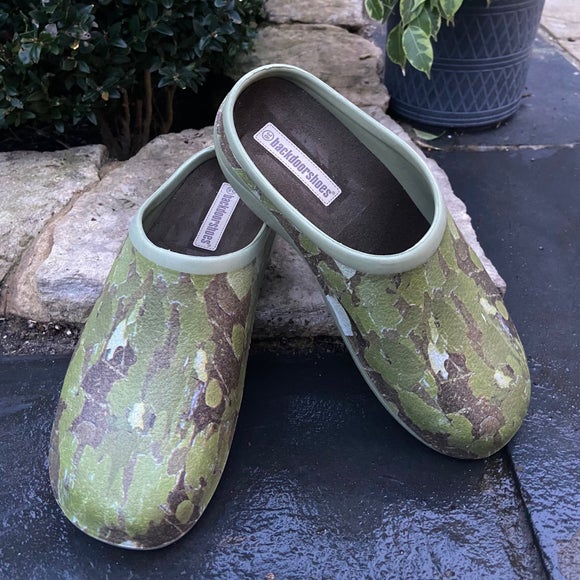 Backdoorshoes Women's Green Camo Garden Clogs