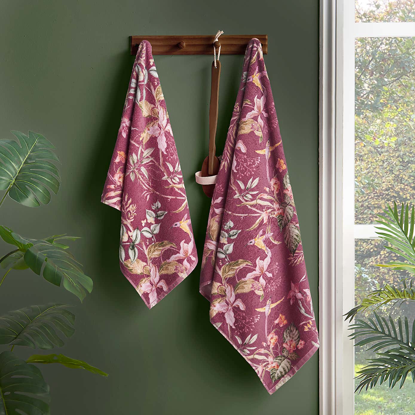 Carousel zoom image position 1 of 5