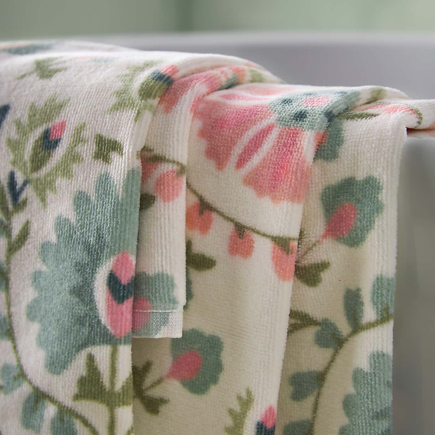 Carousel zoom image position 2 of 5