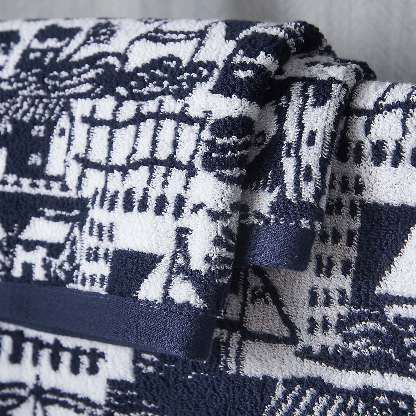 Carousel zoom image position 2 of 4