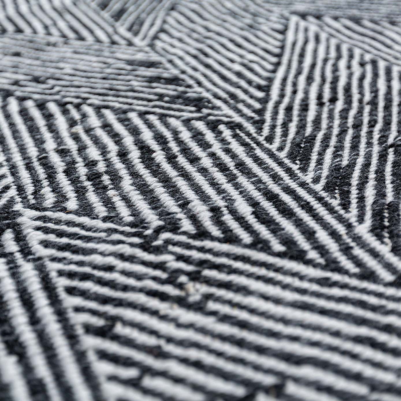 Carousel zoom image position 2 of 6