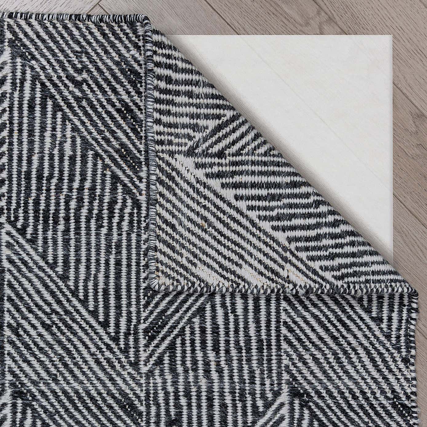 Carousel zoom image position 3 of 6