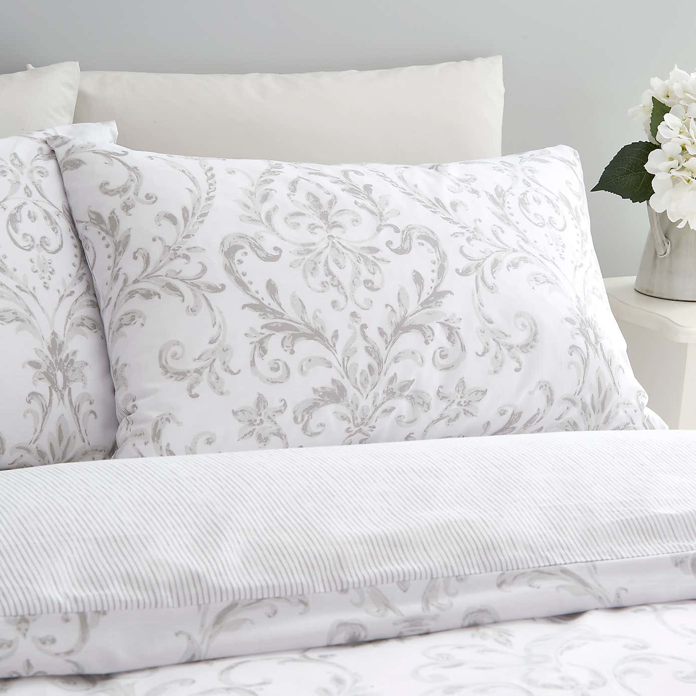 Carousel zoom image position 2 of 8