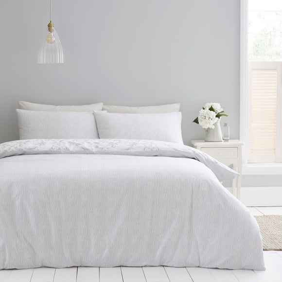 Carousel navigation image position 3 of 8