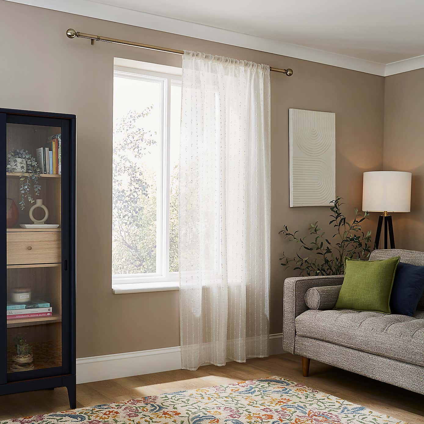 Carousel zoom image position 2 of 3