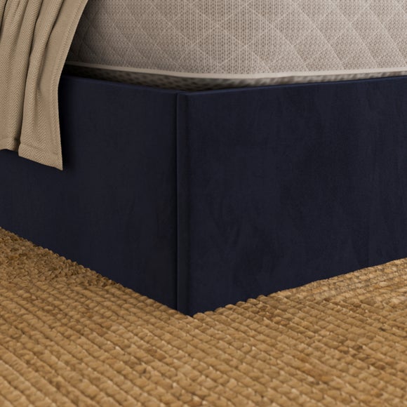 Carousel navigation image position 4 of 10