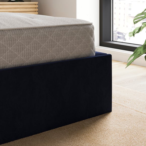 Carousel navigation image position 4 of 9