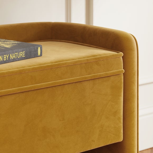 Carousel navigation image position 4 of 8