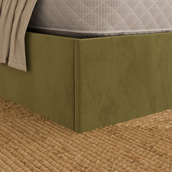 Carousel navigation image position 4 of 9