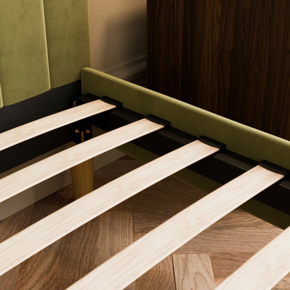 Carousel navigation image position 4 of 8