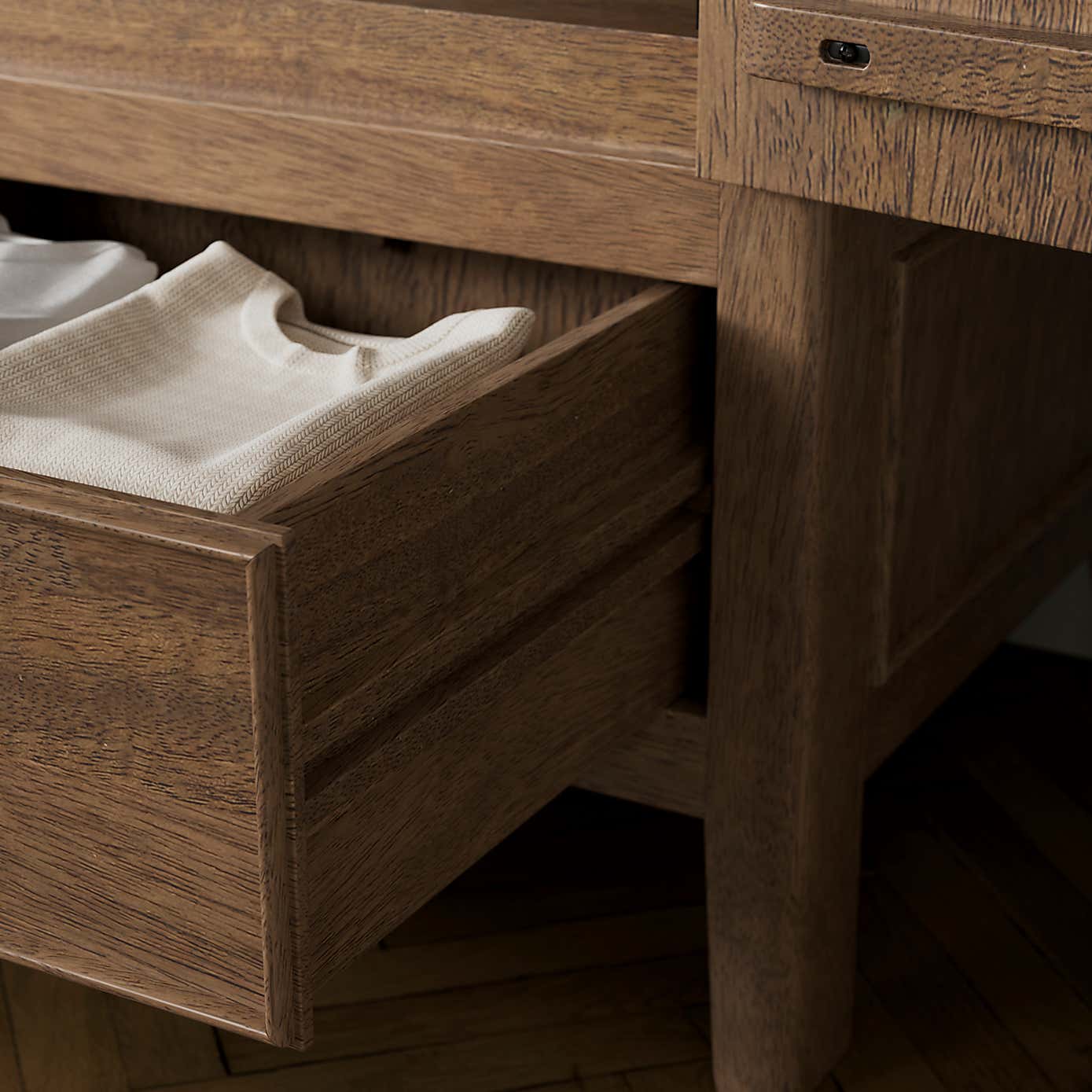 Carousel zoom image position 4 of 10