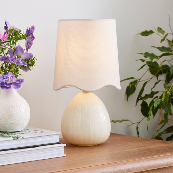 Cherie Scallop Table Lamp