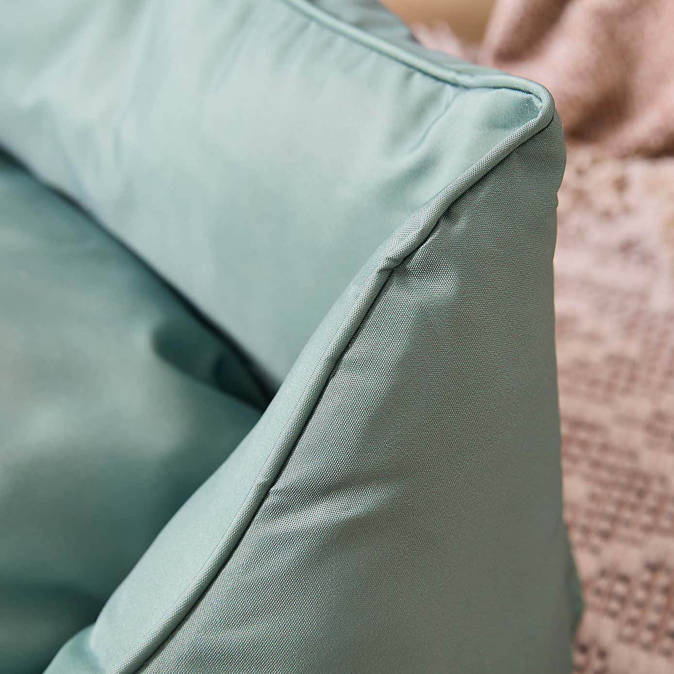 Carousel zoom image position 3 of 4