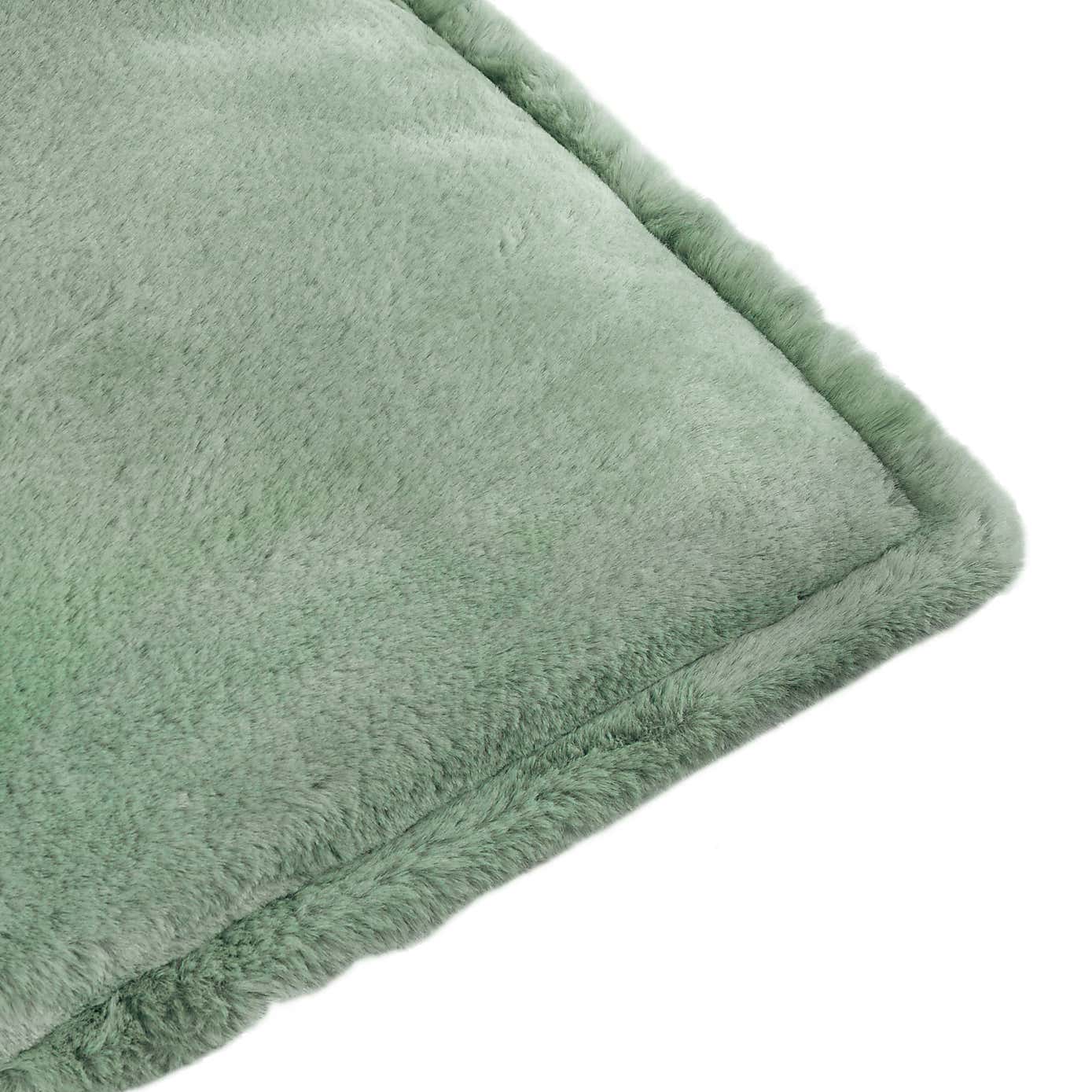 Carousel zoom image position 3 of 4