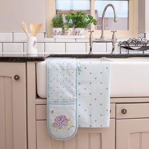 Wrendale Design Busy Bee Double Oven Glove