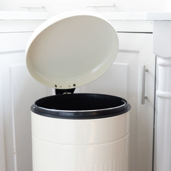 Carousel navigation image position 3 of 6