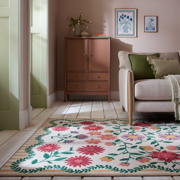 Scallop Washable Floral Border Rug