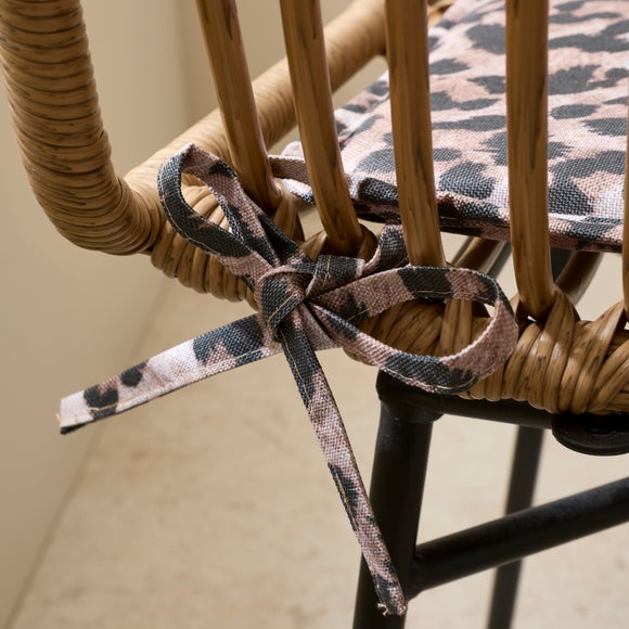 Carousel navigation image position 3 of 4