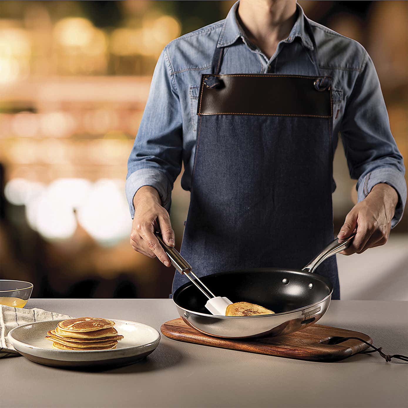 Carousel zoom image position 2 of 6