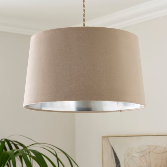 Carousel navigation image position 3 of 6