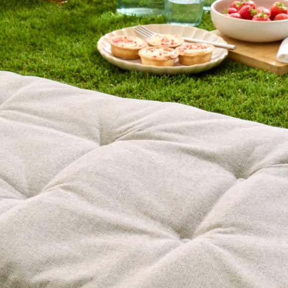 Carousel navigation image position 3 of 6