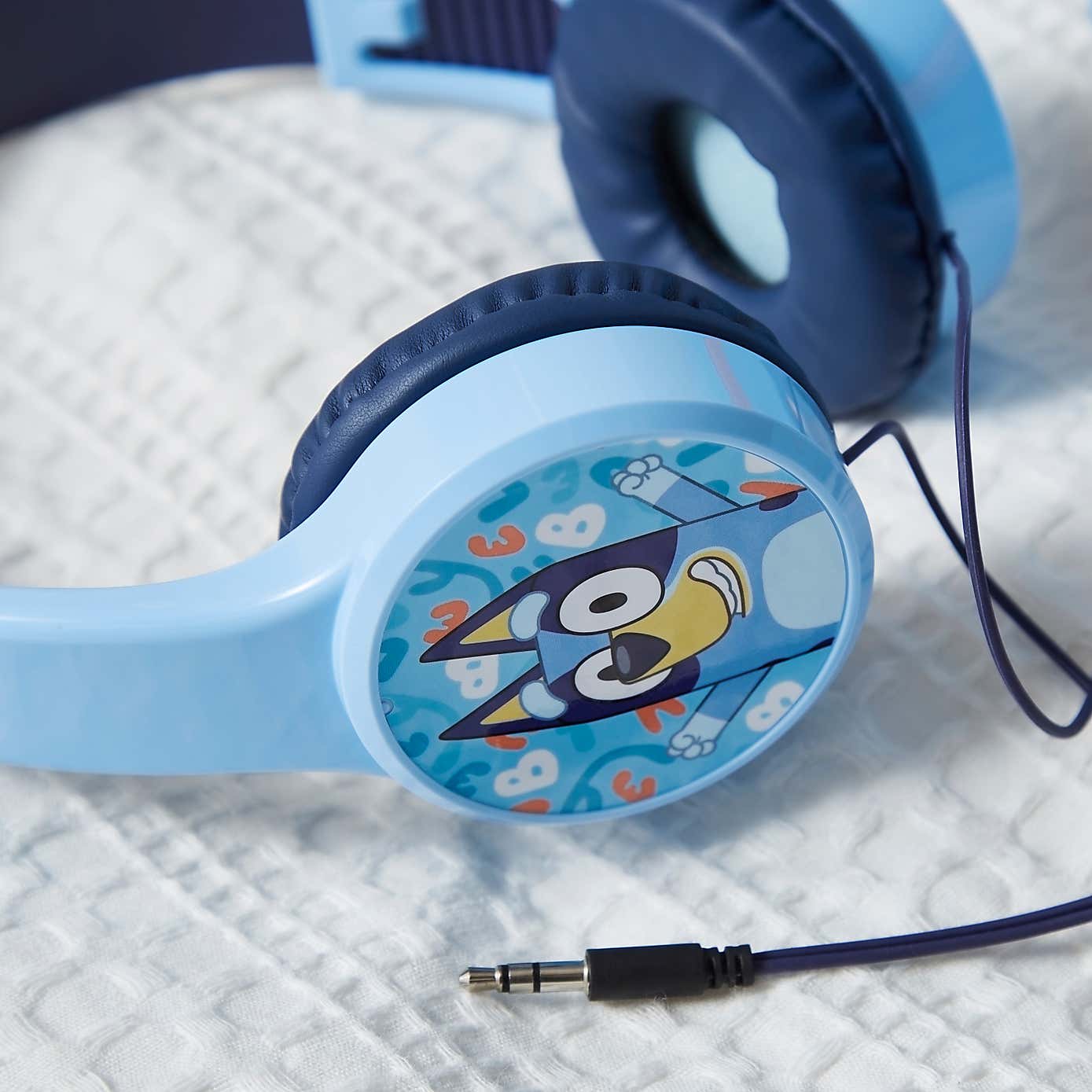 Carousel zoom image position 2 of 3