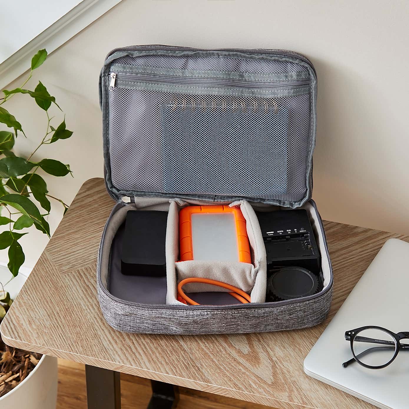 Carousel zoom image position 2 of 4