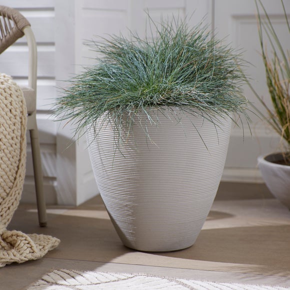 Strata Valencia Planter