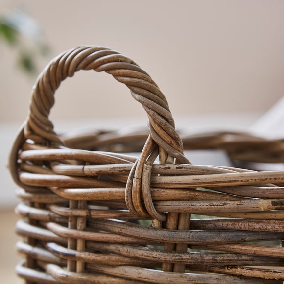 Carousel navigation image position 2 of 3