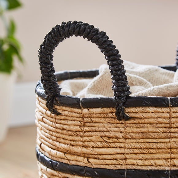 Carousel navigation image position 2 of 3