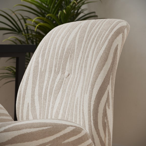 Carousel navigation image position 3 of 8