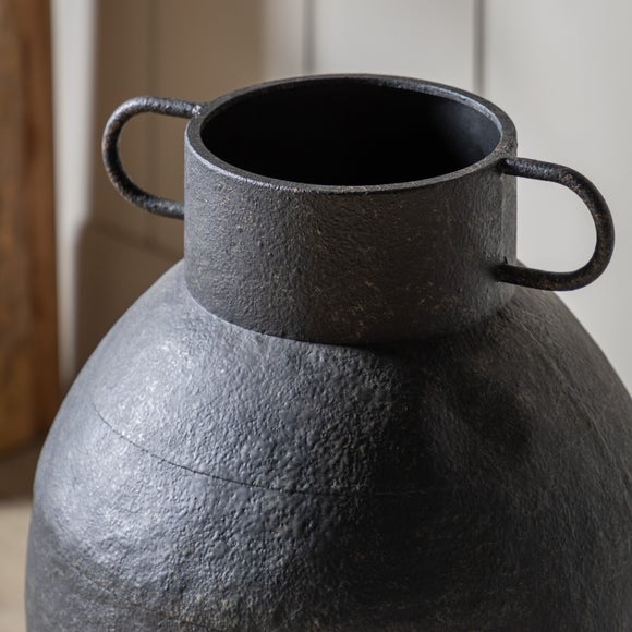 Carousel navigation image position 3 of 7