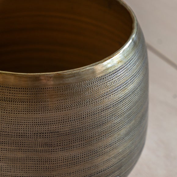 Carousel navigation image position 3 of 6