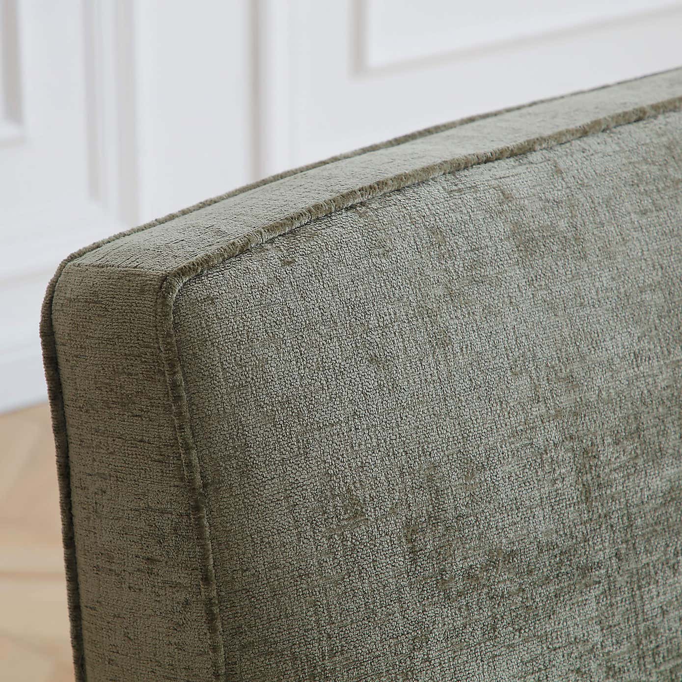 Carousel zoom image position 6 of 9