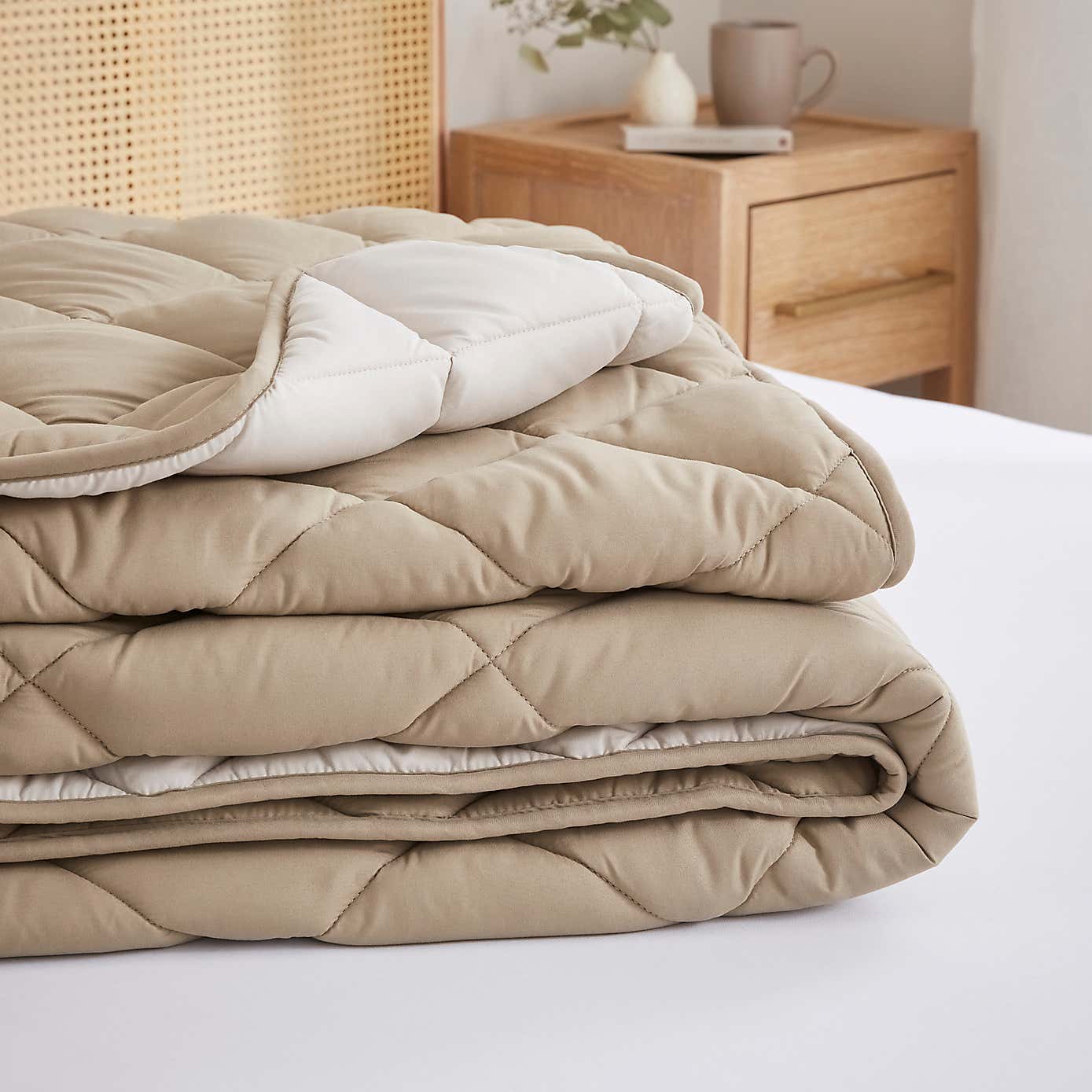 Carousel zoom image position 2 of 3