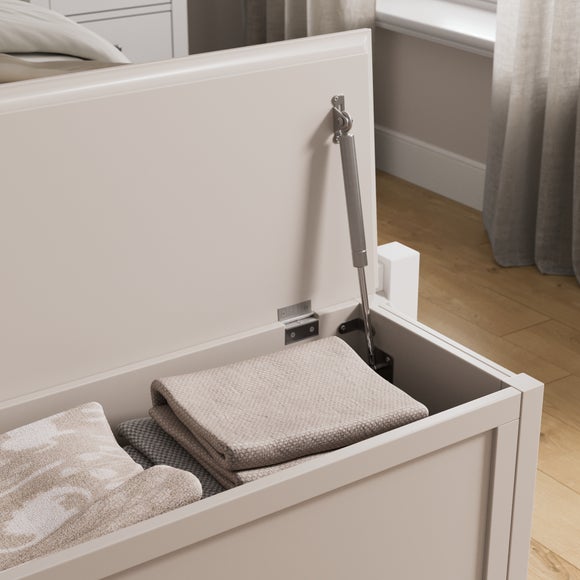 Carousel navigation image position 3 of 6